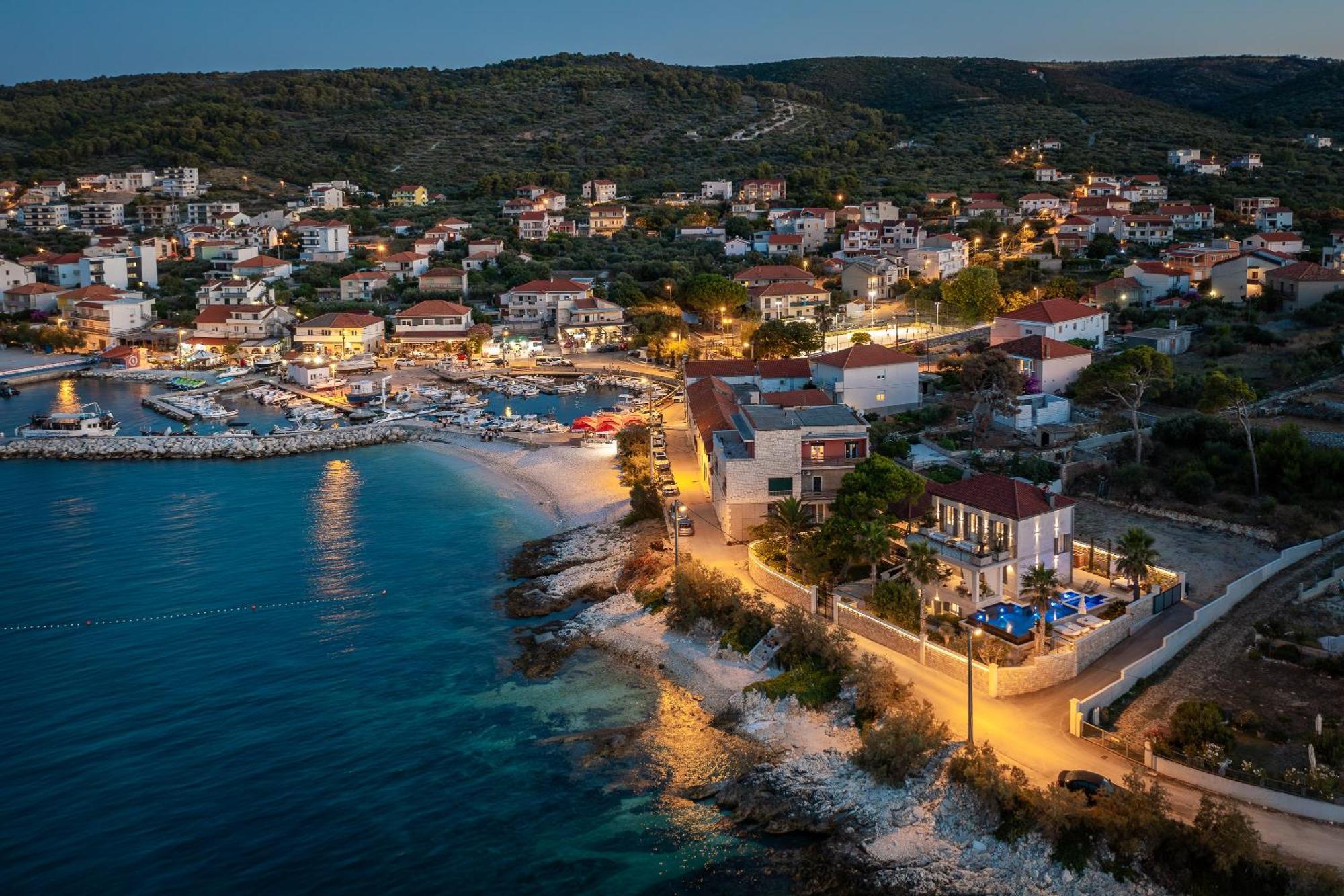 Villa L'Orizzonte Слатине Экстерьер фото