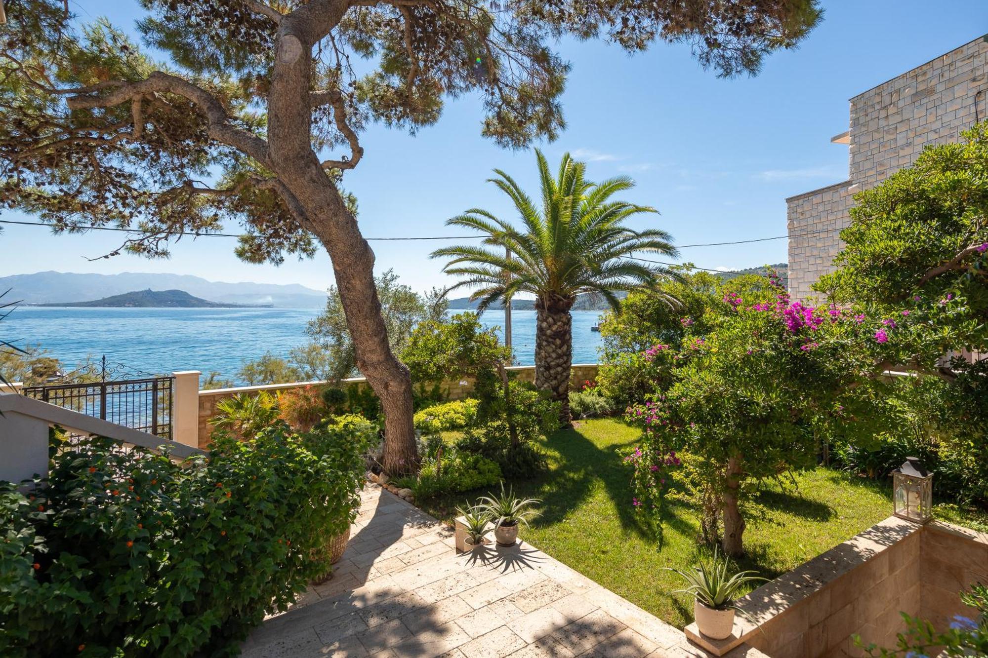 Villa L'Orizzonte Слатине Экстерьер фото